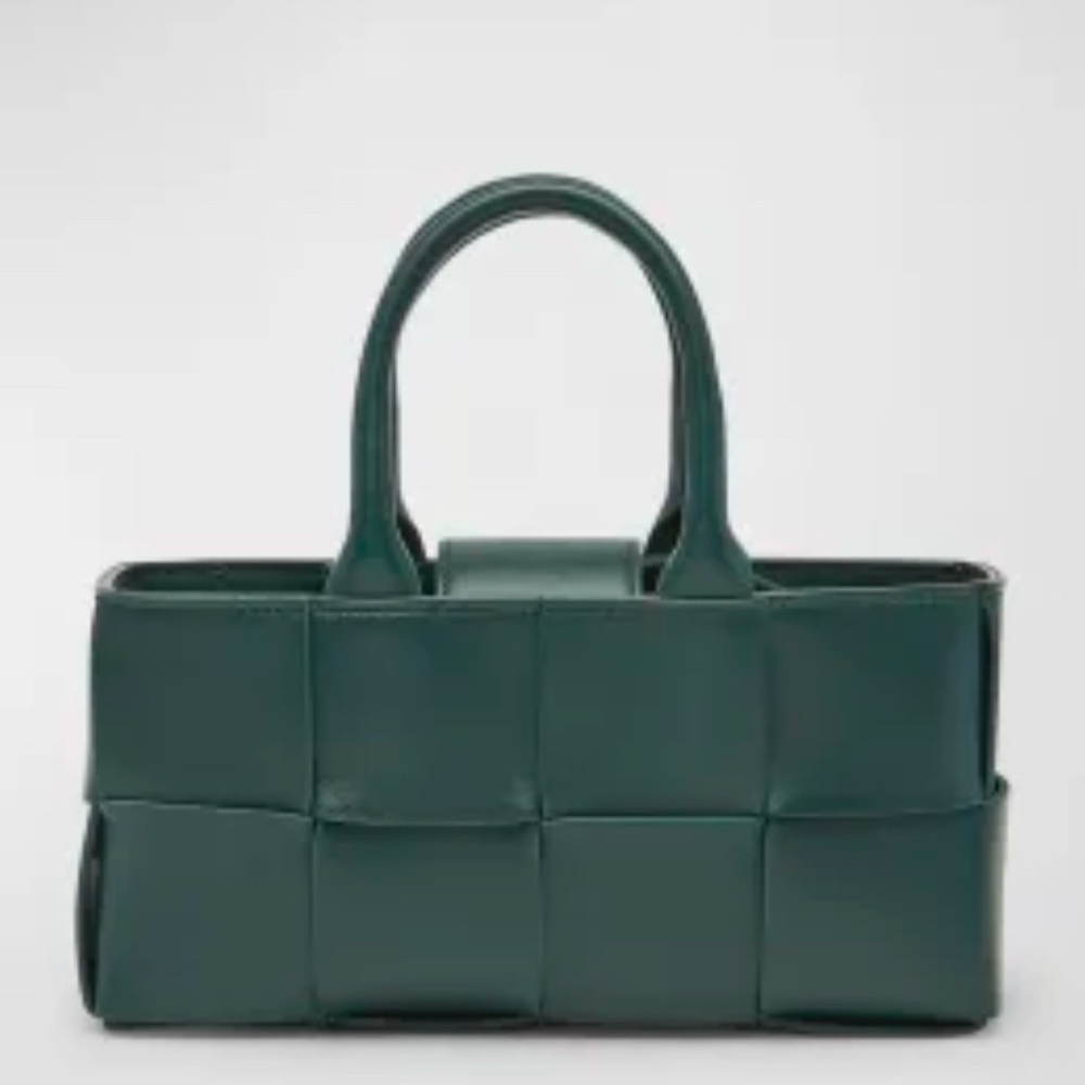Bottega East West Arco